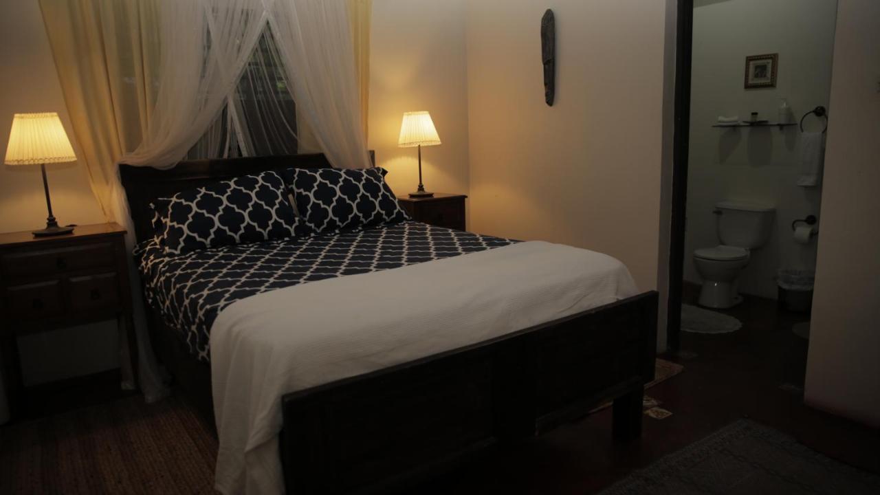 Katamah Beachfront Guesthouse Treasure Beach Pokoj fotografie